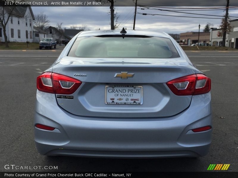 Arctic Blue Metallic / Jet Black 2017 Chevrolet Cruze LS