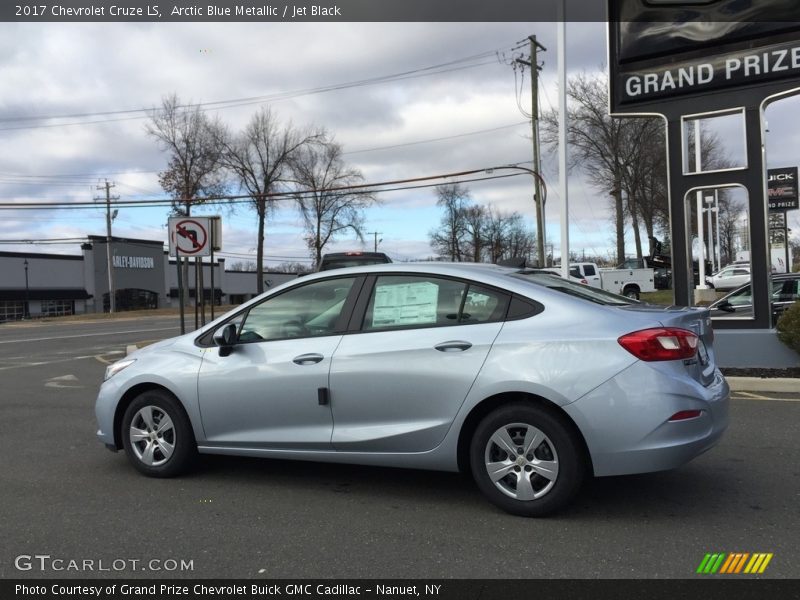 Arctic Blue Metallic / Jet Black 2017 Chevrolet Cruze LS