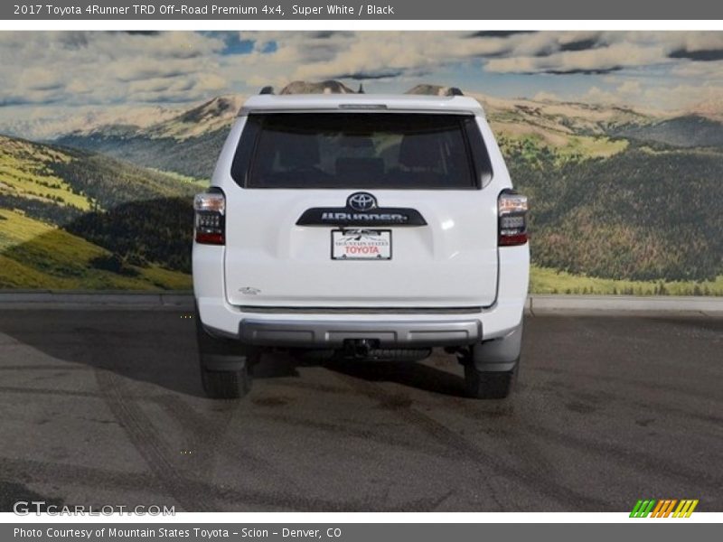 Super White / Black 2017 Toyota 4Runner TRD Off-Road Premium 4x4