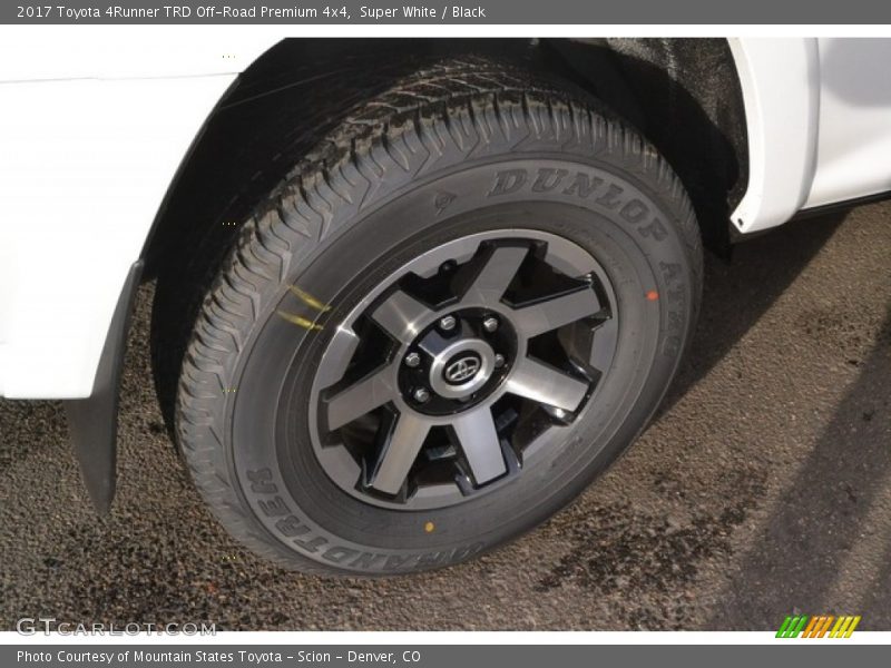 Super White / Black 2017 Toyota 4Runner TRD Off-Road Premium 4x4