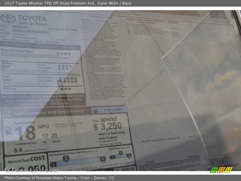 Super White / Black 2017 Toyota 4Runner TRD Off-Road Premium 4x4