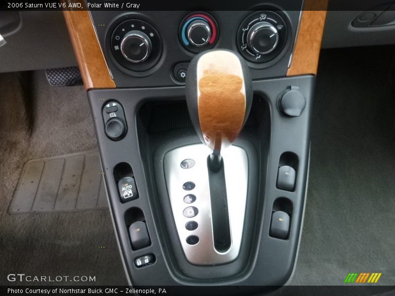 Polar White / Gray 2006 Saturn VUE V6 AWD