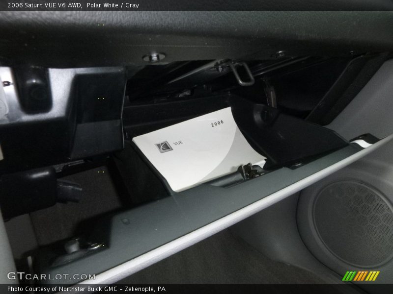 Polar White / Gray 2006 Saturn VUE V6 AWD