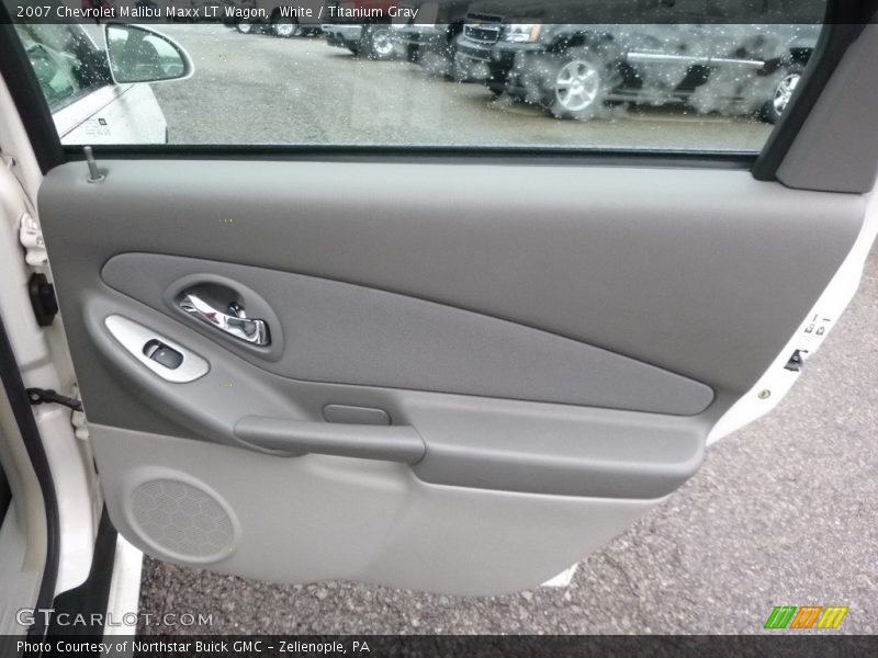 White / Titanium Gray 2007 Chevrolet Malibu Maxx LT Wagon