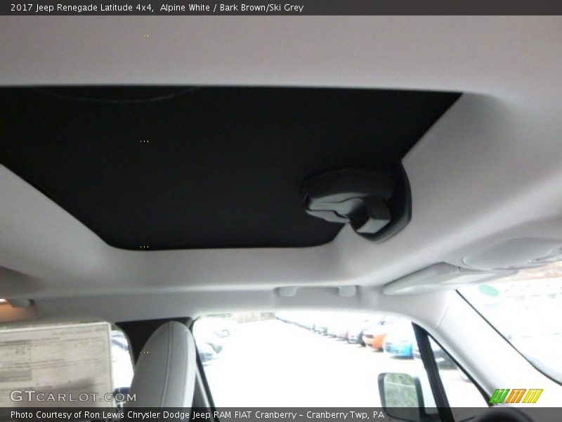 Alpine White / Bark Brown/Ski Grey 2017 Jeep Renegade Latitude 4x4