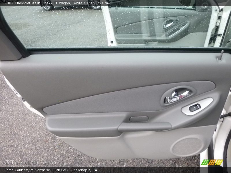 White / Titanium Gray 2007 Chevrolet Malibu Maxx LT Wagon