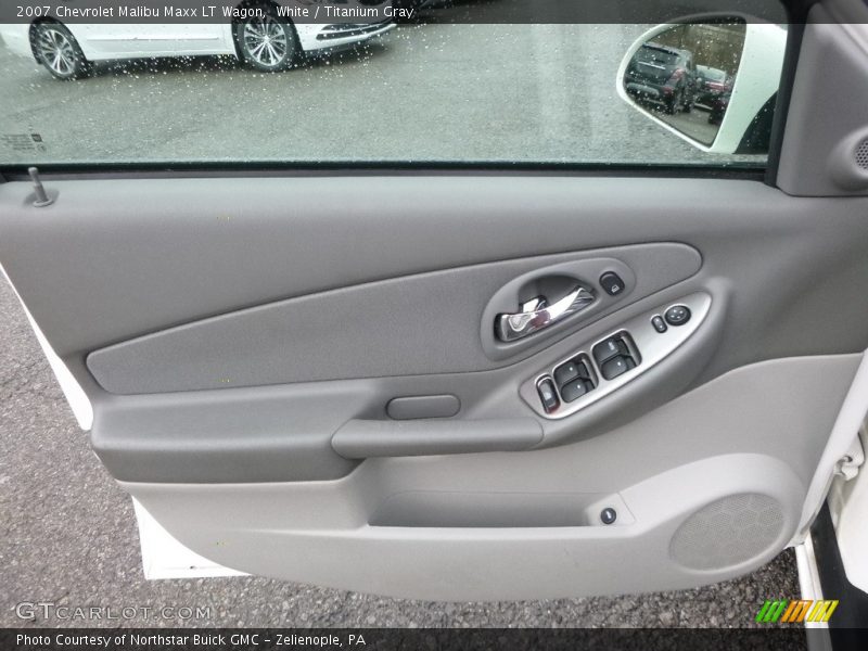 White / Titanium Gray 2007 Chevrolet Malibu Maxx LT Wagon