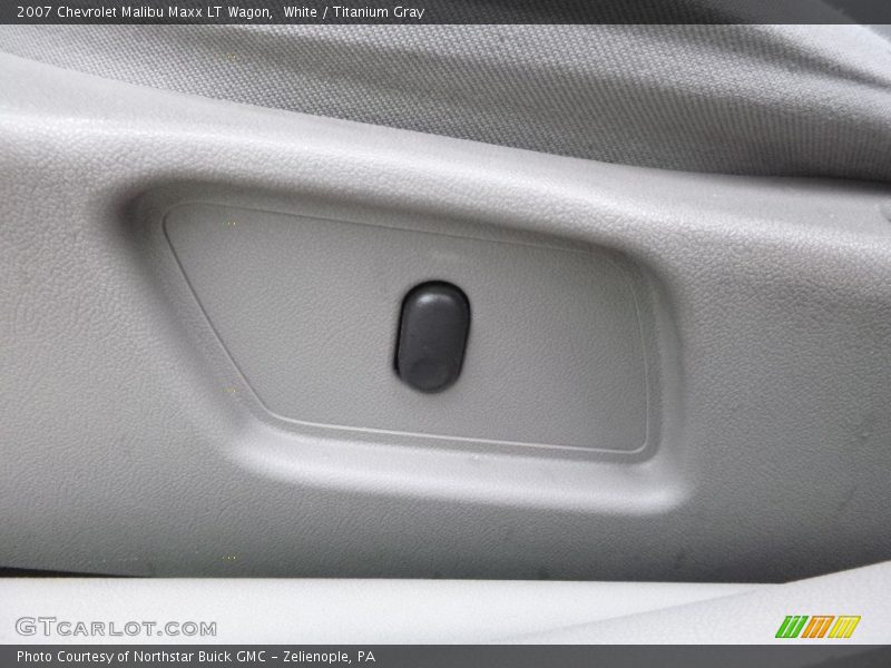 White / Titanium Gray 2007 Chevrolet Malibu Maxx LT Wagon