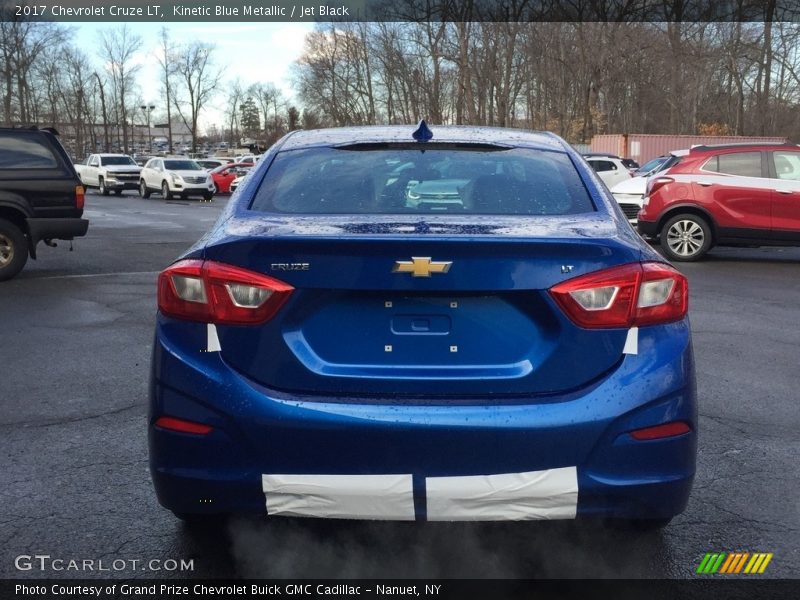 Kinetic Blue Metallic / Jet Black 2017 Chevrolet Cruze LT