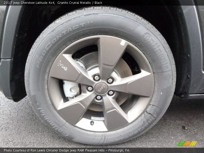 Granite Crystal Metallic / Black 2017 Jeep Cherokee Latitude 4x4