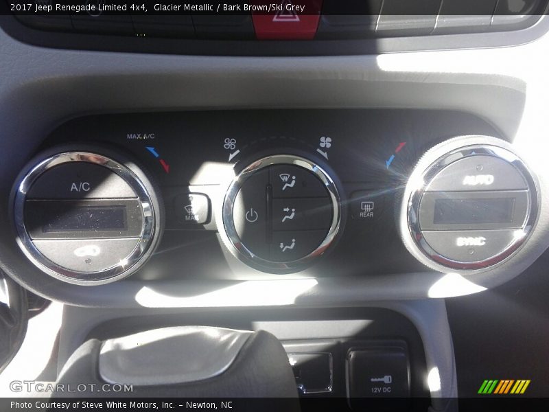 Glacier Metallic / Bark Brown/Ski Grey 2017 Jeep Renegade Limited 4x4