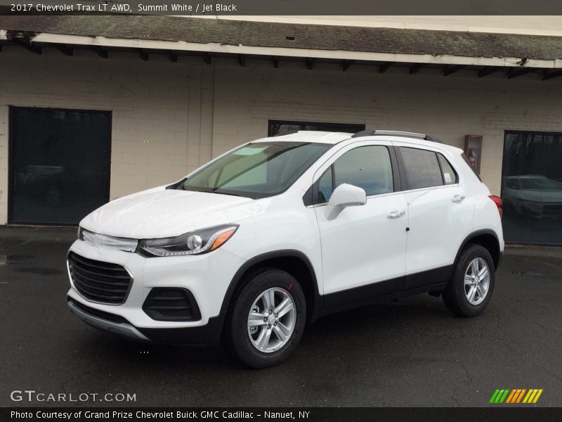 Front 3/4 View of 2017 Trax LT AWD