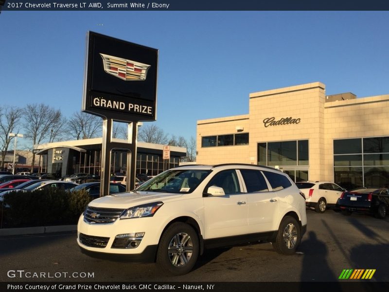 Summit White / Ebony 2017 Chevrolet Traverse LT AWD