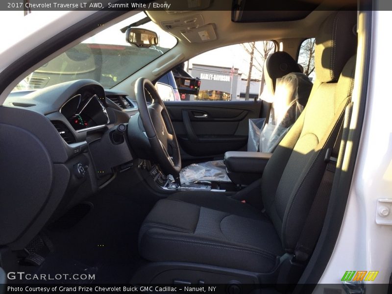 Summit White / Ebony 2017 Chevrolet Traverse LT AWD