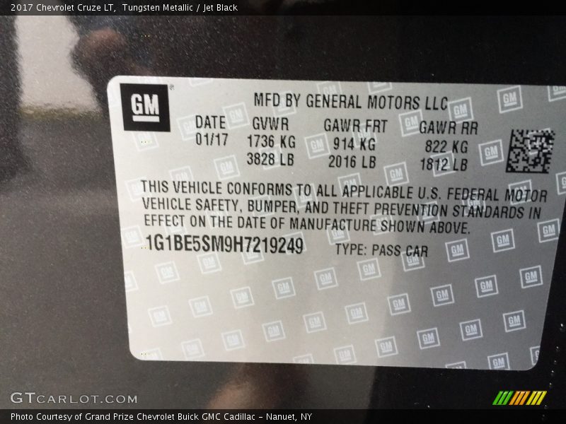 Tungsten Metallic / Jet Black 2017 Chevrolet Cruze LT