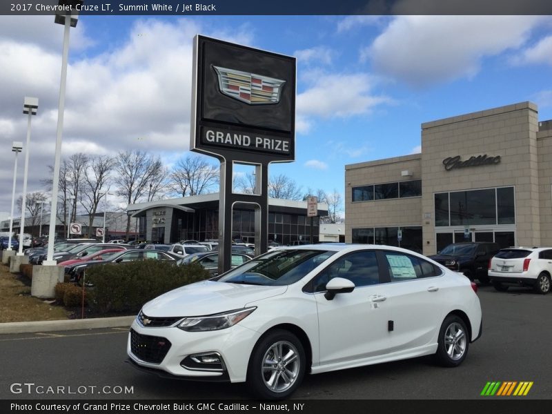Summit White / Jet Black 2017 Chevrolet Cruze LT
