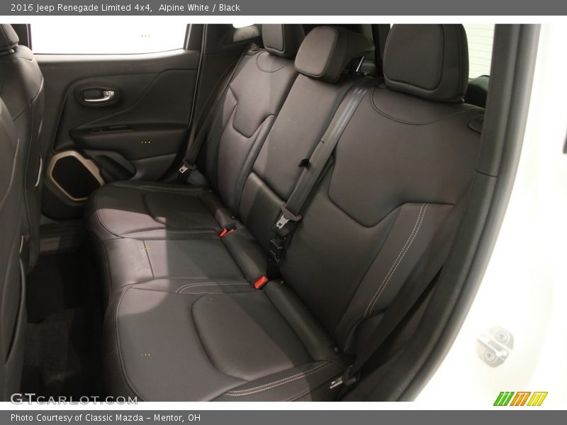 Alpine White / Black 2016 Jeep Renegade Limited 4x4