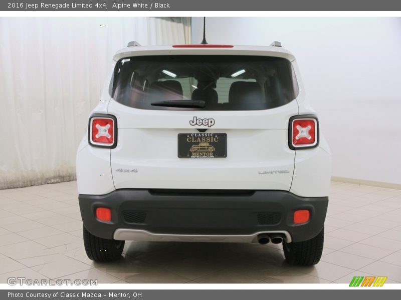 Alpine White / Black 2016 Jeep Renegade Limited 4x4