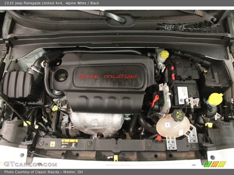 Alpine White / Black 2016 Jeep Renegade Limited 4x4