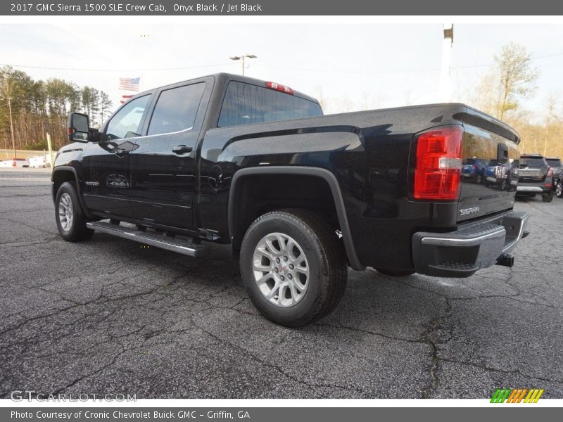 Onyx Black / Jet Black 2017 GMC Sierra 1500 SLE Crew Cab