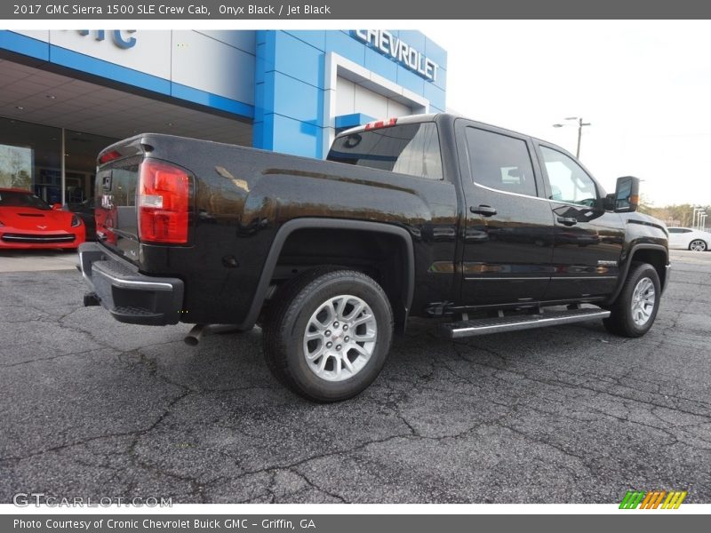 Onyx Black / Jet Black 2017 GMC Sierra 1500 SLE Crew Cab