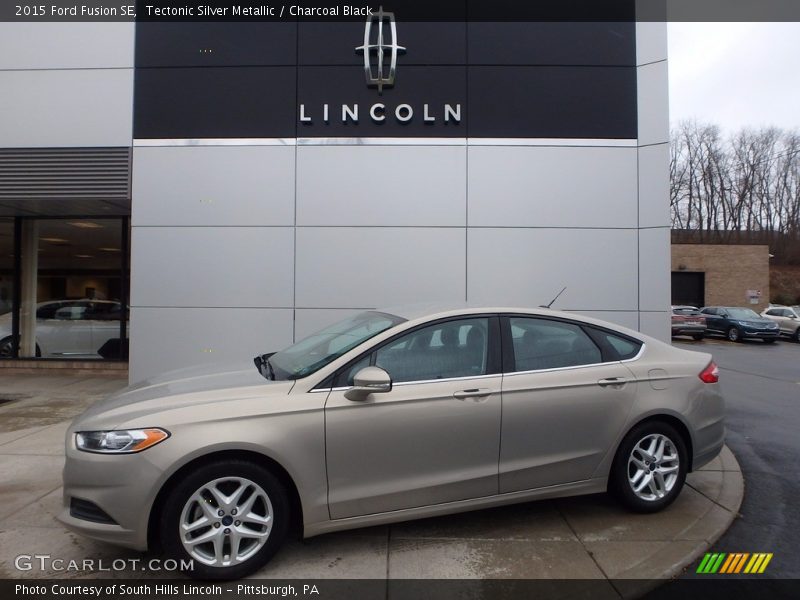 Tectonic Silver Metallic / Charcoal Black 2015 Ford Fusion SE