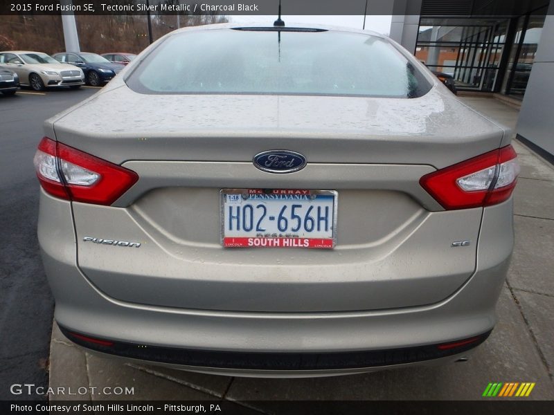 Tectonic Silver Metallic / Charcoal Black 2015 Ford Fusion SE