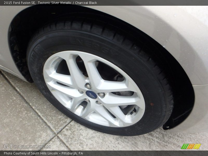 Tectonic Silver Metallic / Charcoal Black 2015 Ford Fusion SE