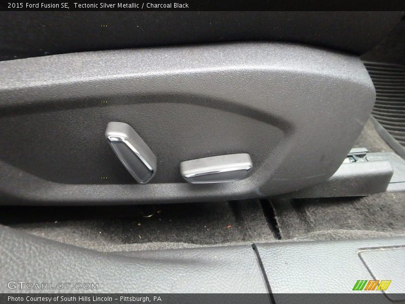 Tectonic Silver Metallic / Charcoal Black 2015 Ford Fusion SE