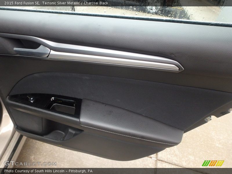 Tectonic Silver Metallic / Charcoal Black 2015 Ford Fusion SE