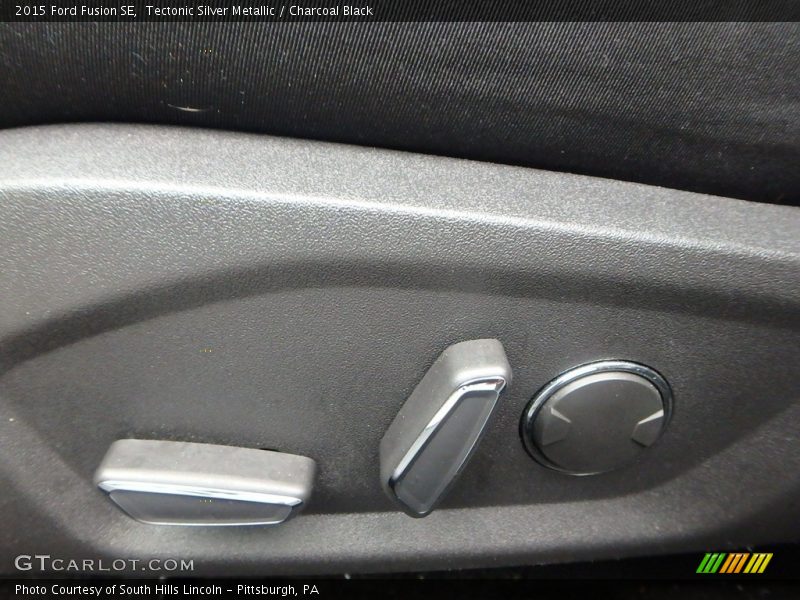 Tectonic Silver Metallic / Charcoal Black 2015 Ford Fusion SE