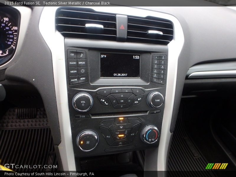 Tectonic Silver Metallic / Charcoal Black 2015 Ford Fusion SE