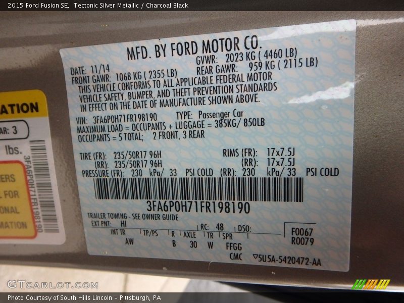 Tectonic Silver Metallic / Charcoal Black 2015 Ford Fusion SE