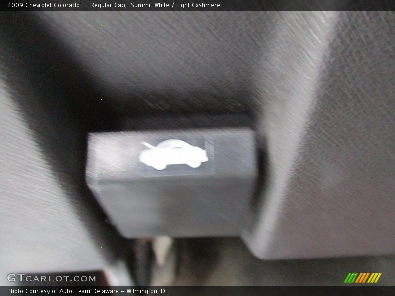 Summit White / Light Cashmere 2009 Chevrolet Colorado LT Regular Cab