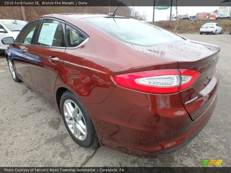 Bronze Fire Metallic / Dune 2016 Ford Fusion SE