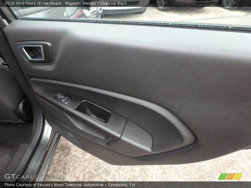 Magnetic Metallic / Charcoal Black 2016 Ford Fiesta SE Hatchback