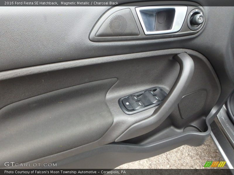 Magnetic Metallic / Charcoal Black 2016 Ford Fiesta SE Hatchback