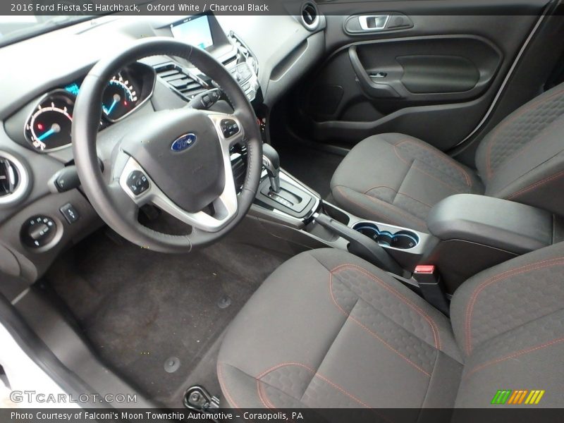 Oxford White / Charcoal Black 2016 Ford Fiesta SE Hatchback