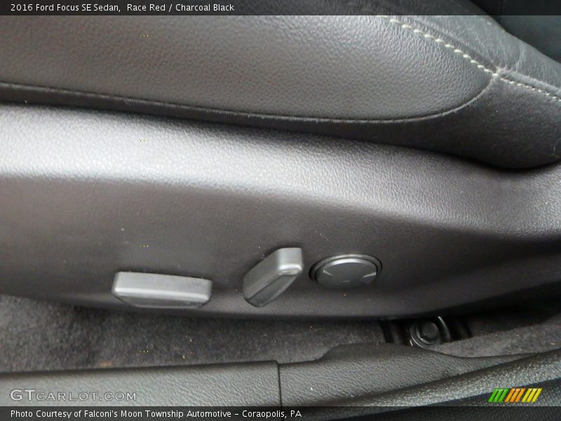 Race Red / Charcoal Black 2016 Ford Focus SE Sedan