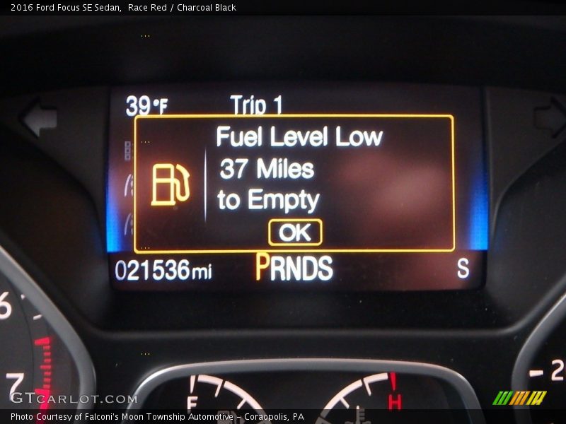 Race Red / Charcoal Black 2016 Ford Focus SE Sedan