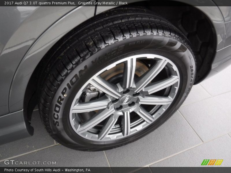 Graphite Gray Metallic / Black 2017 Audi Q7 3.0T quattro Premium Plus
