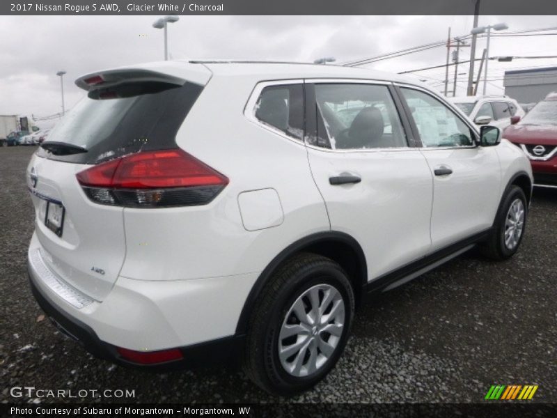 Glacier White / Charcoal 2017 Nissan Rogue S AWD