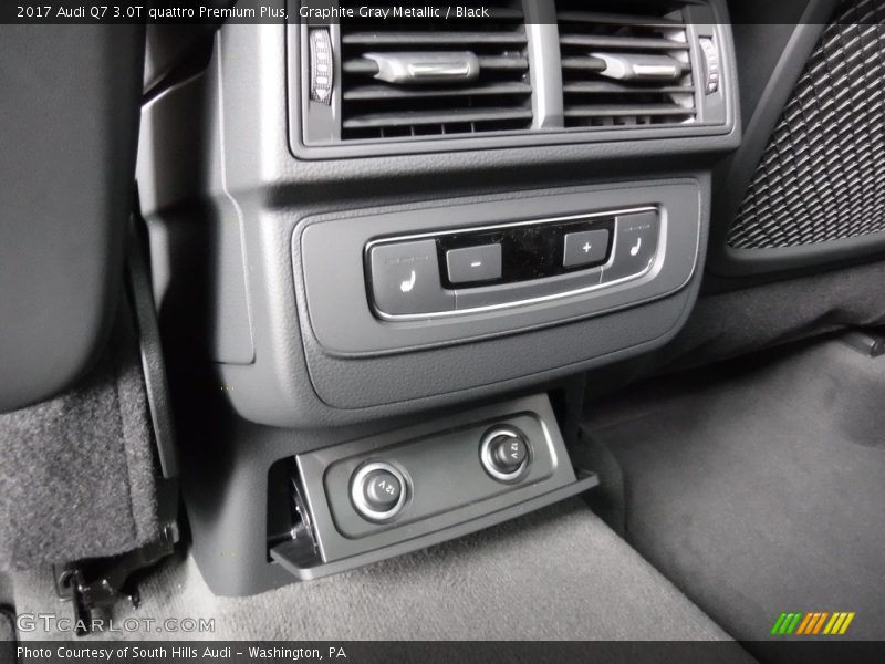 Graphite Gray Metallic / Black 2017 Audi Q7 3.0T quattro Premium Plus