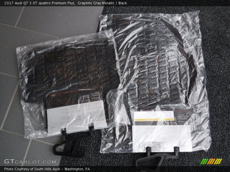 Graphite Gray Metallic / Black 2017 Audi Q7 3.0T quattro Premium Plus