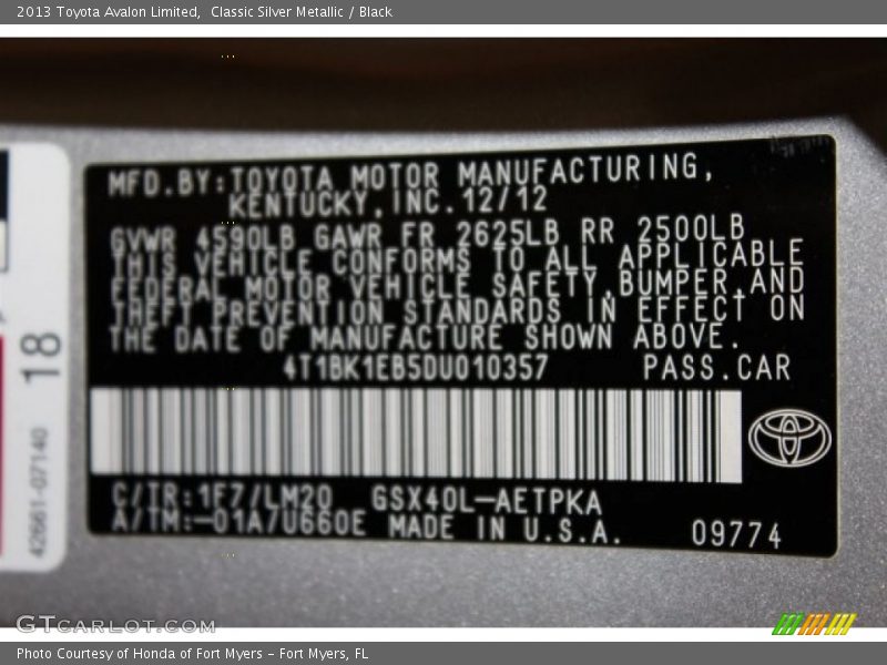Classic Silver Metallic / Black 2013 Toyota Avalon Limited