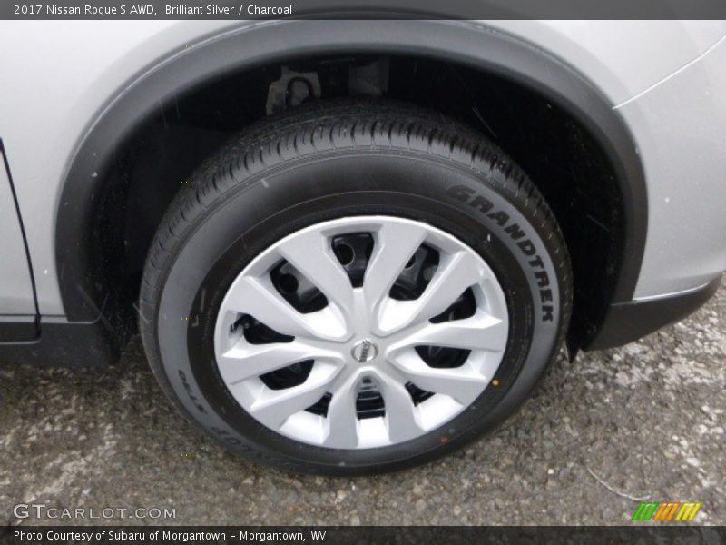 Brilliant Silver / Charcoal 2017 Nissan Rogue S AWD