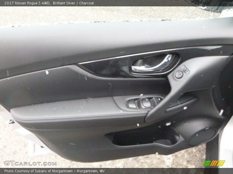 Brilliant Silver / Charcoal 2017 Nissan Rogue S AWD