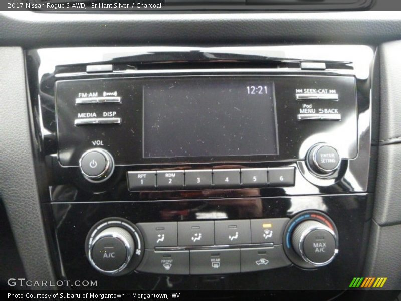 Brilliant Silver / Charcoal 2017 Nissan Rogue S AWD