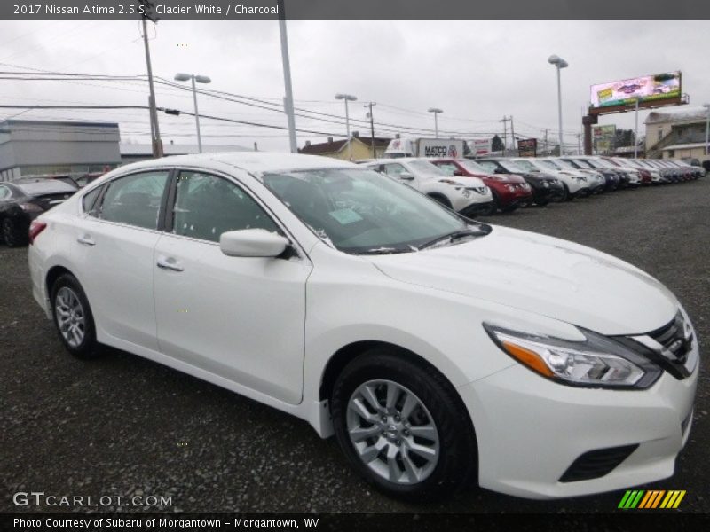 Glacier White / Charcoal 2017 Nissan Altima 2.5 S
