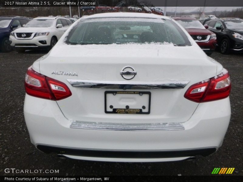 Glacier White / Charcoal 2017 Nissan Altima 2.5 S